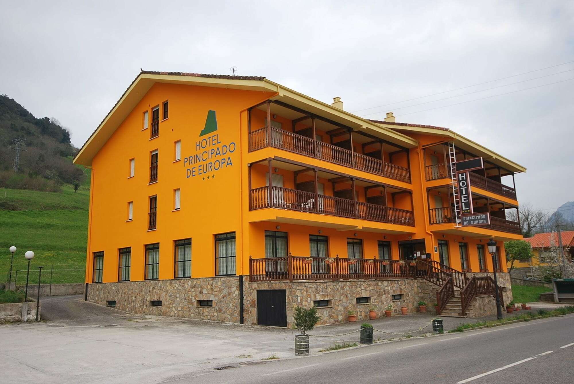 Hotel Principado De Europa Arenas De Cabrales Ngoại thất bức ảnh